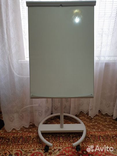 Доска-флипчарт (магнитно-маркерная на колесах)