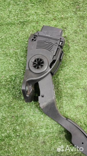 Педаль газа электронная Suzuki Swift 2008