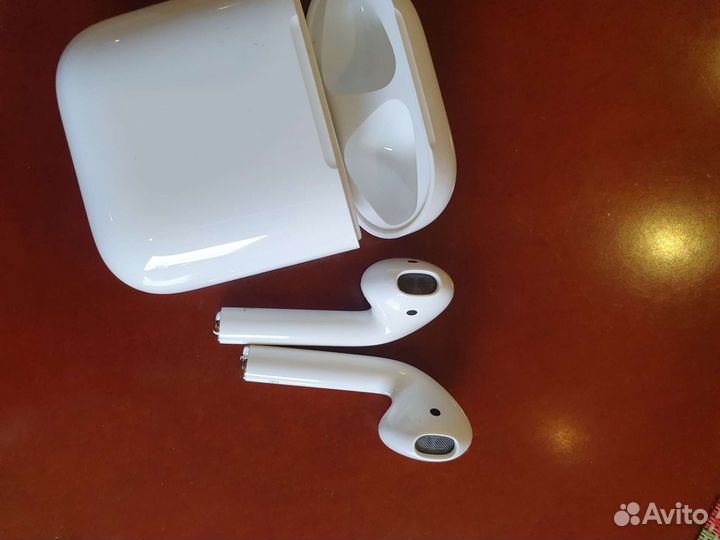 Беспроводные наушники apple airpods