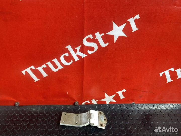 Петля двери левой Daf XF106