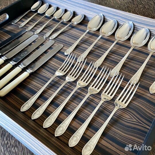 Набор десертных столовых приборов