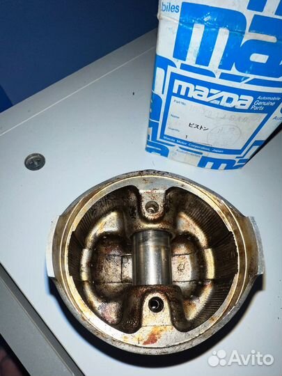 Поршень от Mazda 323