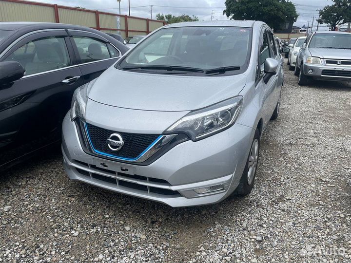 Накладка на решетку радиатора Nissan Note E Power