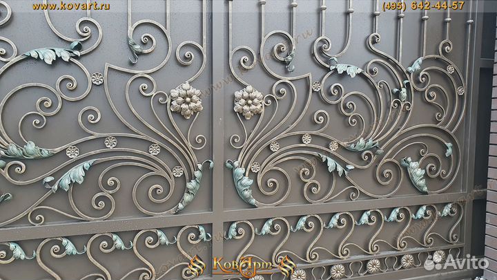 Ворота кованые распашные с калиткой