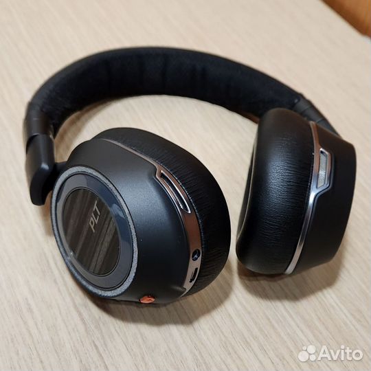 Plantronics Voyager 8200 UC