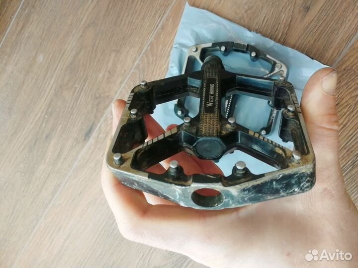 Педали для велосипеда на втулках скольжения