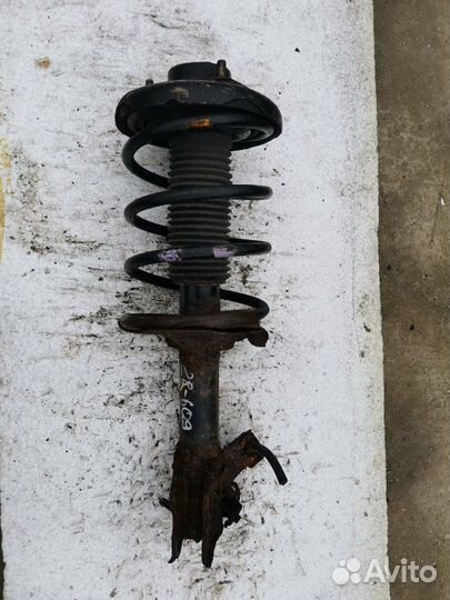 Стойка передняя правая Nissan Serena C24