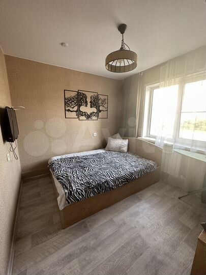 2-к. квартира, 43 м², 1/3 эт.