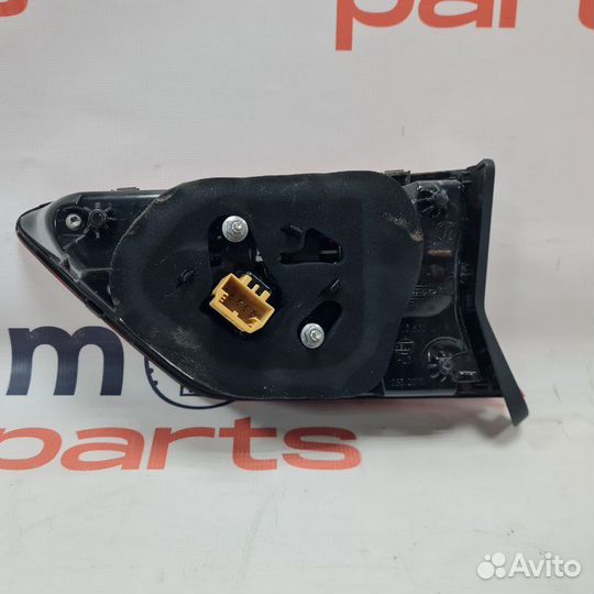 Фонарь задний левый внутренний Volkswagen Tiguan 2