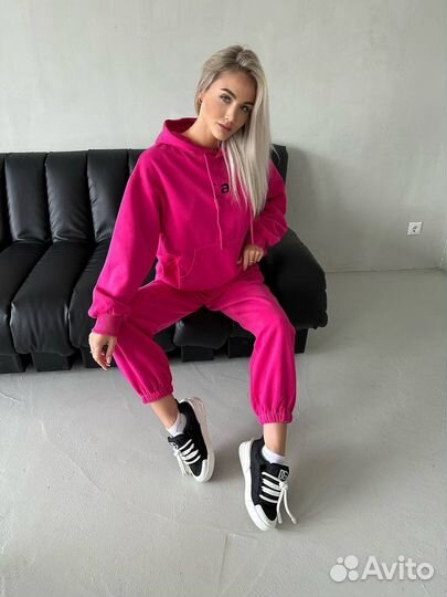 Спортивный костюм женский