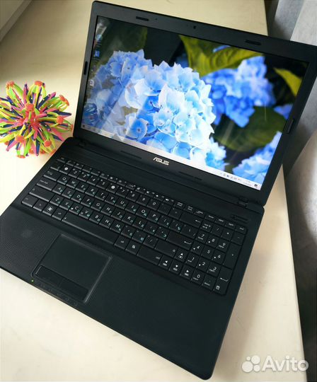 Ноутбук asus i5/4 ядра /как новый