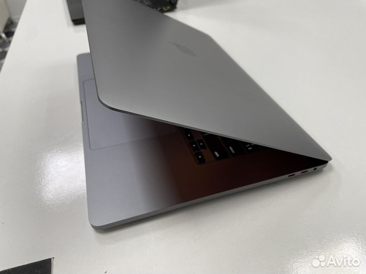Apple MacBook Pro 16 2019 i9 32
