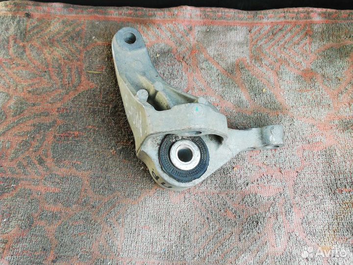 Кронштейн кпп Форд Фокус 2