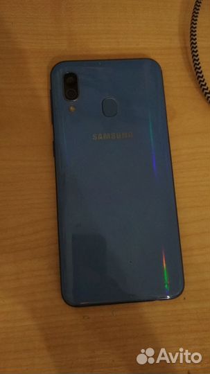 Samsung Galaxy A40, 4/64 ГБ