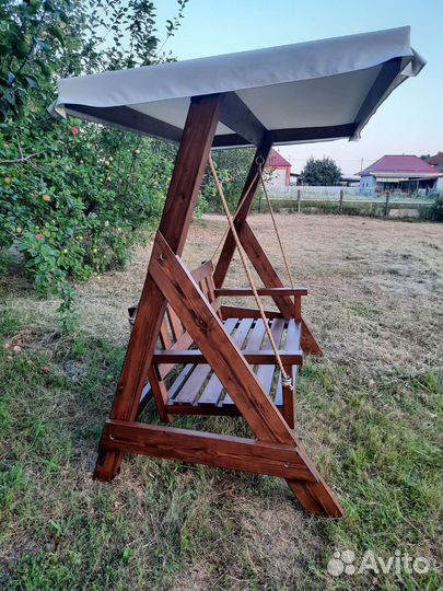Садовые качели из дерева