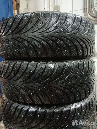 Sava Eskimo Stud 215/60 R16 99T
