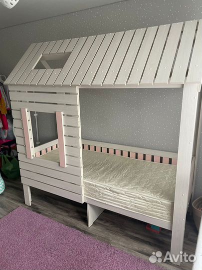 Детская кровать домик