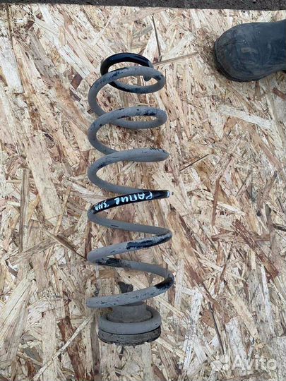 Задняя пружина Skoda Rapid