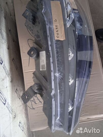 Фара передняя левая Haval F7