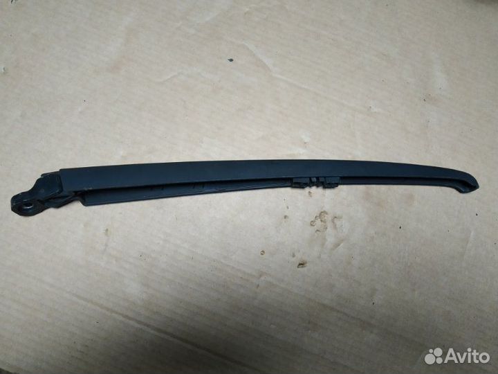 Щеткодержатель поводок дворника Hyundai Tucson 1