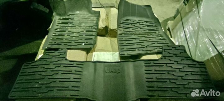 Автомобильные коврики резиновые