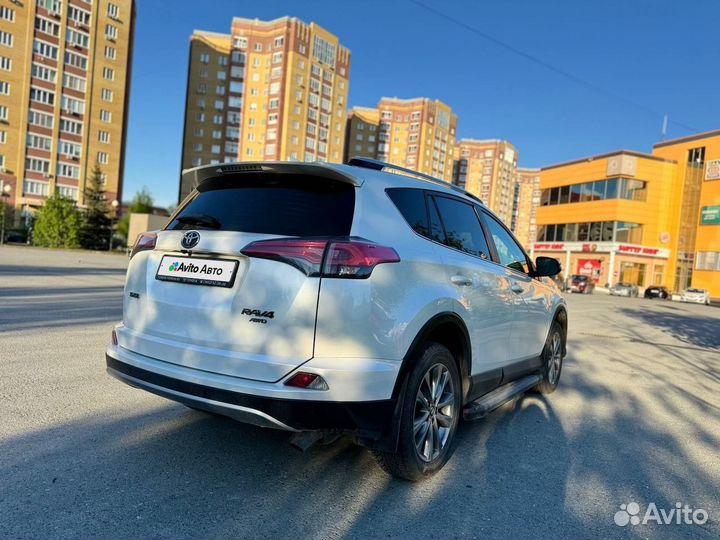 Toyota RAV4 2.5 AT, 2018, 124 000 км