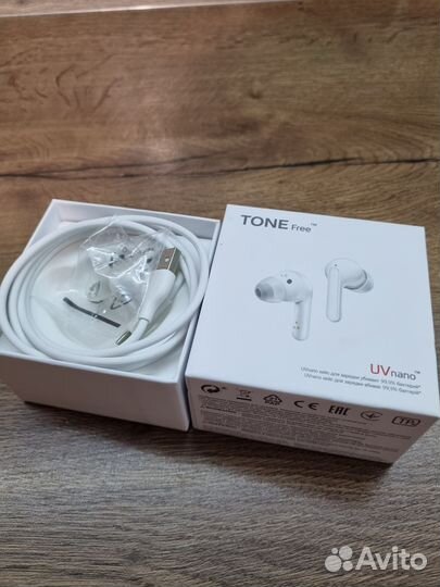 Беспроводные наушники LG tone Free