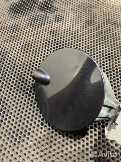 Лючок бензобака Чёрный Chevrolet Cobalt 2 Кобальт