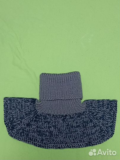 Манишка детская, вязанные носки