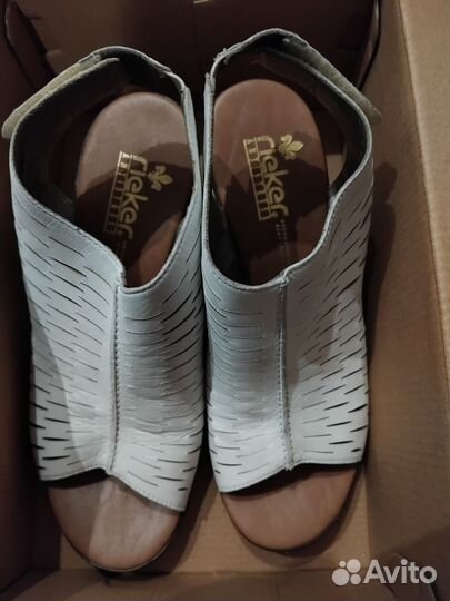 Босоножки женские