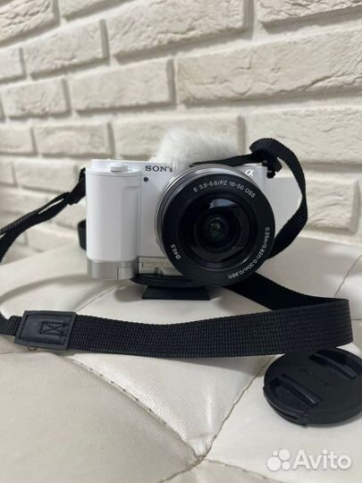 Фотоаппарат Sony ZV-E10 Kit