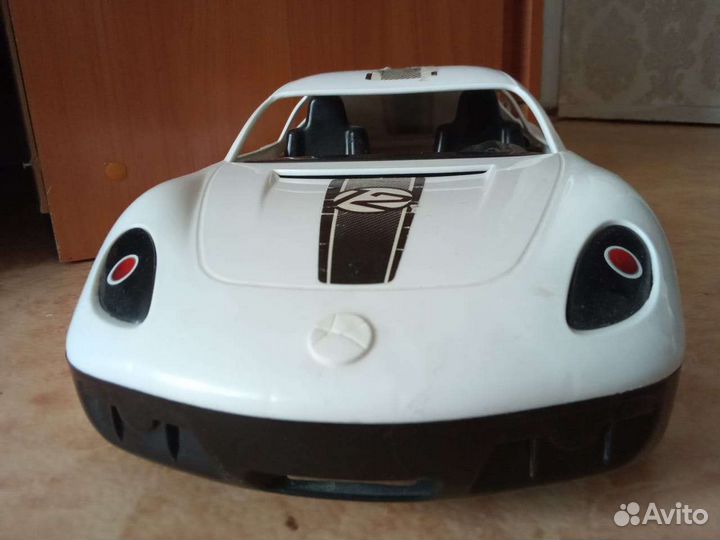 Игрушечная машина