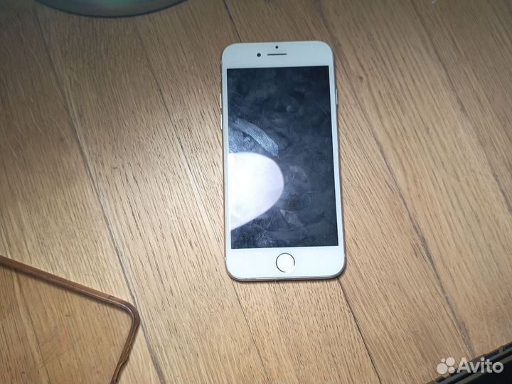 iPhone 8, 64 ГБ
