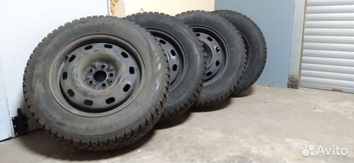 Nokian Hakkapeliitta 4 195x65 r15