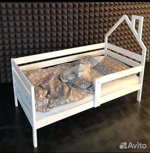 Кровать манеж 010 домиком из массива