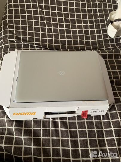 Ноутбук Digma eve 305