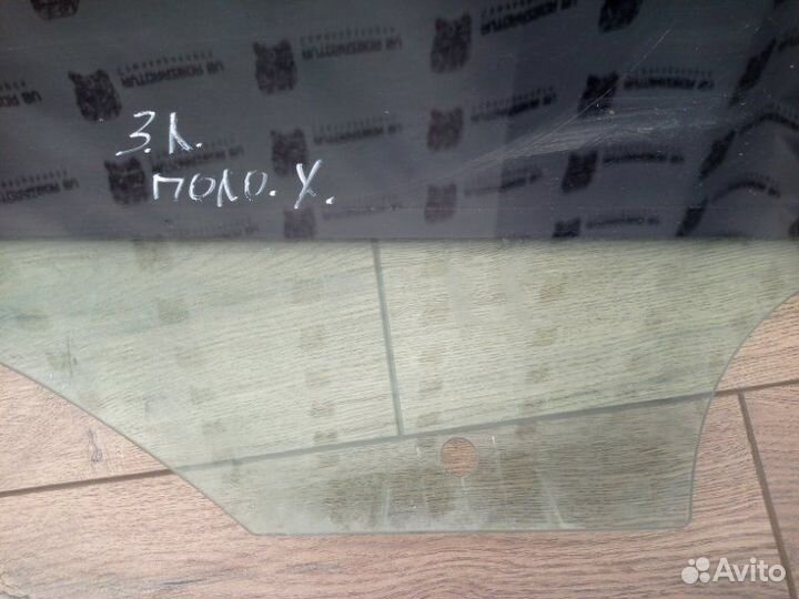 Стекло двери заднее левое Volkswagen Polo 5