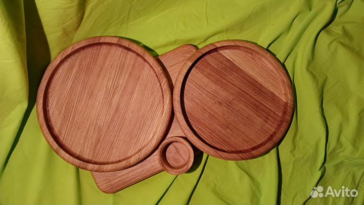 Набор тарелок и соусник