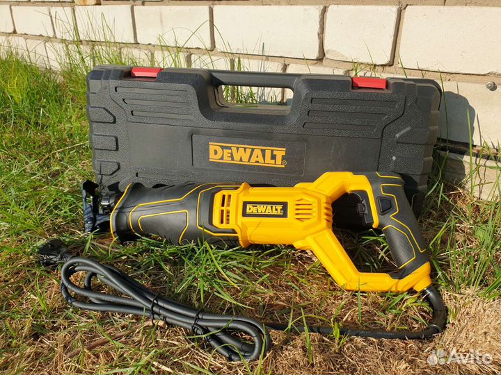 Сабельная пила dewalt