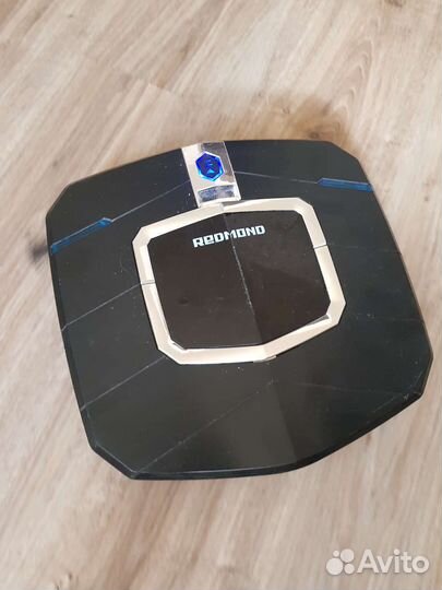 Робот пылесос редмонд