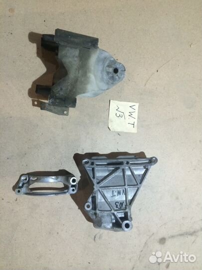 Подушки и кронштейны двигателя Volkswagen Touareg