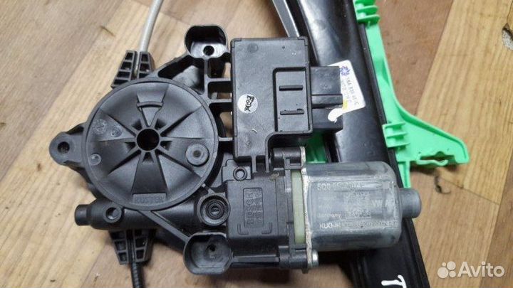 Стеклоподъемник с моторчиком задний левый