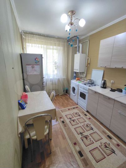 2-к. квартира, 42 м², 1/3 эт.