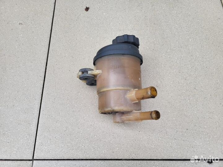 Бачок гур Kia Cerato 1