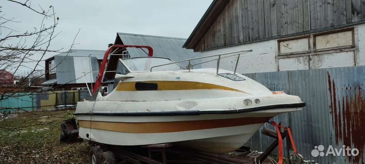 Катер водомётный каютный