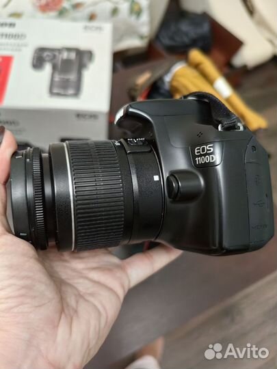 Продам зеркальный фотоаппарат Canon EOS 1100D