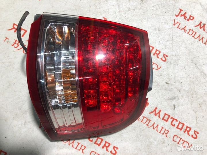 Фонарь задний правый Ford Escape L3 2.3 2010