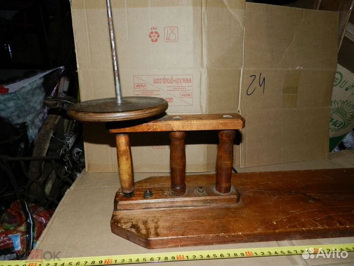 Скально-ручная старинная прялка