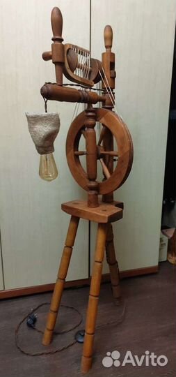 Светильник-торшер