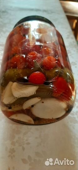 Помидор и огурцы маринованные